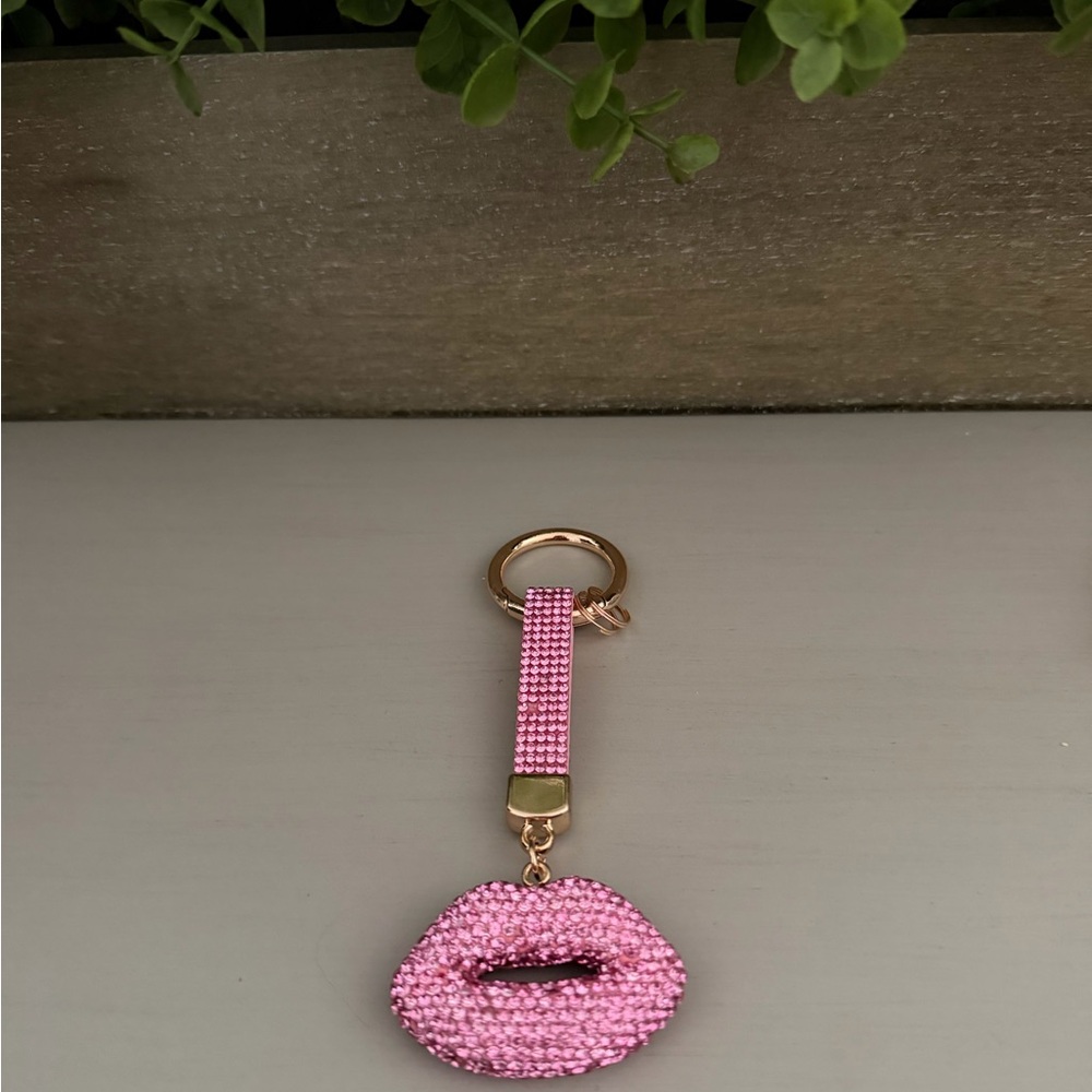 Pink Rhinestone Lip Keychain / Bag Charm - Picture 2 of 4